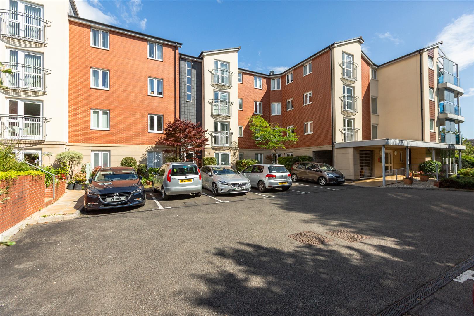 Pantygwydr Court, Sketty Road, Swansea, SA2 0AW